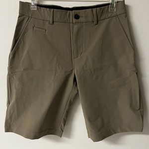 KJUS Men’s Ike 10” Golf Shorts